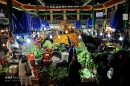 عکس : خرید مردم در شب عید 